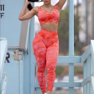 BOMBSHELL SPORTSWEAR POP SEAMLESS LEGGINGS